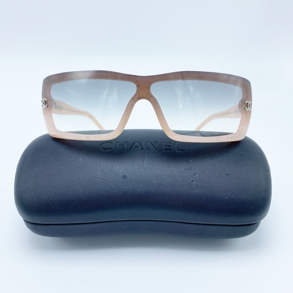 Vintage Authentic Chanel Clear Light Pink Sunglasses - Picture 2 of 11